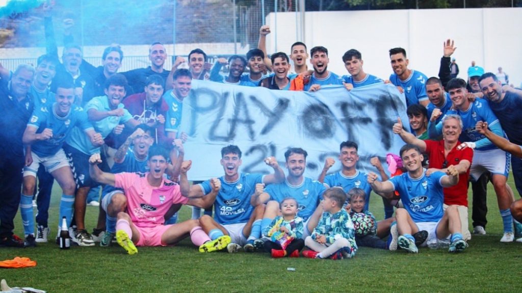La plantilla del CFI Alicante celebrando el Play-off. Foto: CFI Alicante.