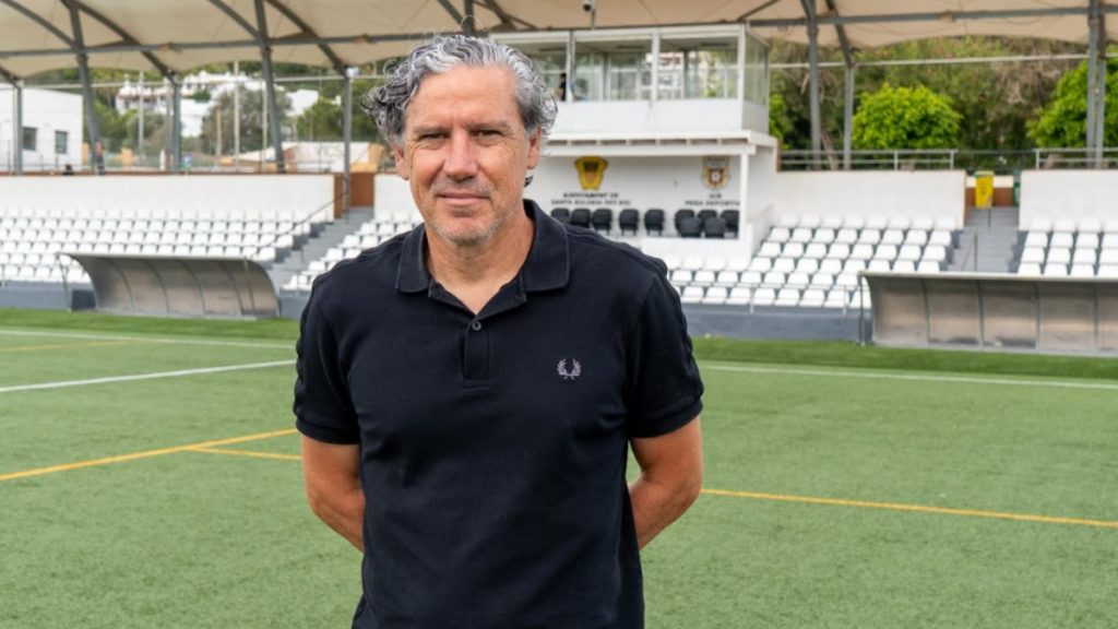 Raúl Garrido, entrenador de la SCR Peña Deportiva.