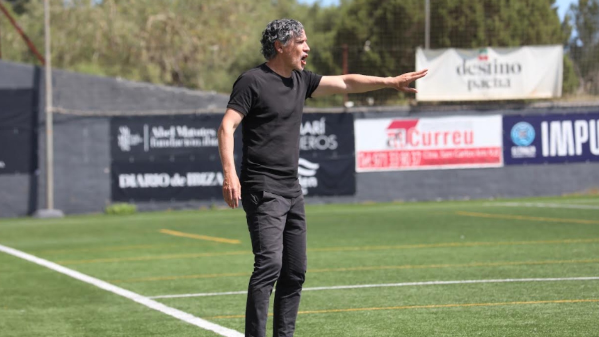 Raúl Garrido, entrenador de la SCR Peña Deportiva.