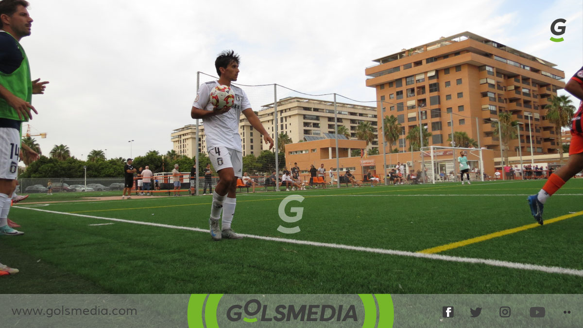 Ayoze en un partido del CF Benidorm.