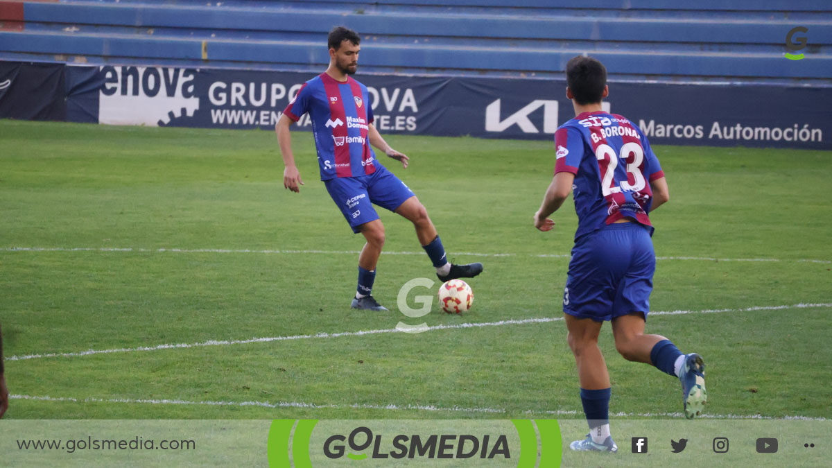 Sergio Bono en un partido de la UD Alzira.