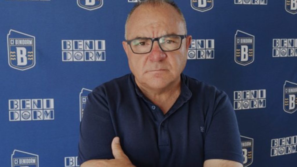 Javier Vidales, entrenador del CF Benidorm. Foto: CF Benidorm.