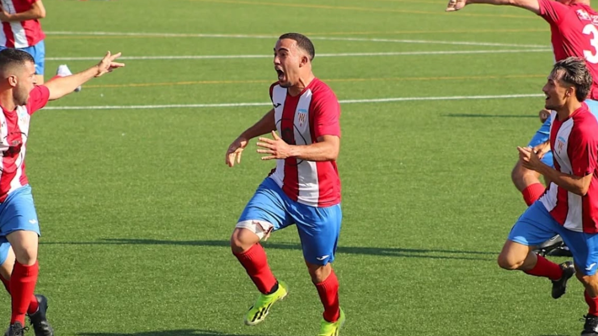 Celebración de un gol del Torreblanca. Foto: Ayuntamiento del Torreblanca. 