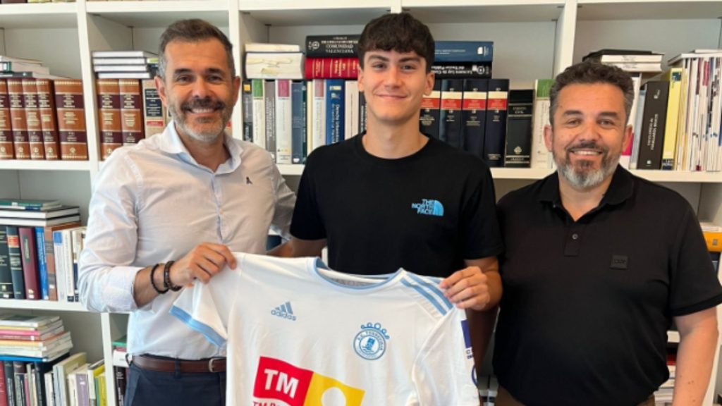 Álex, fichaje del SC Torrevieja. Foto: Club.