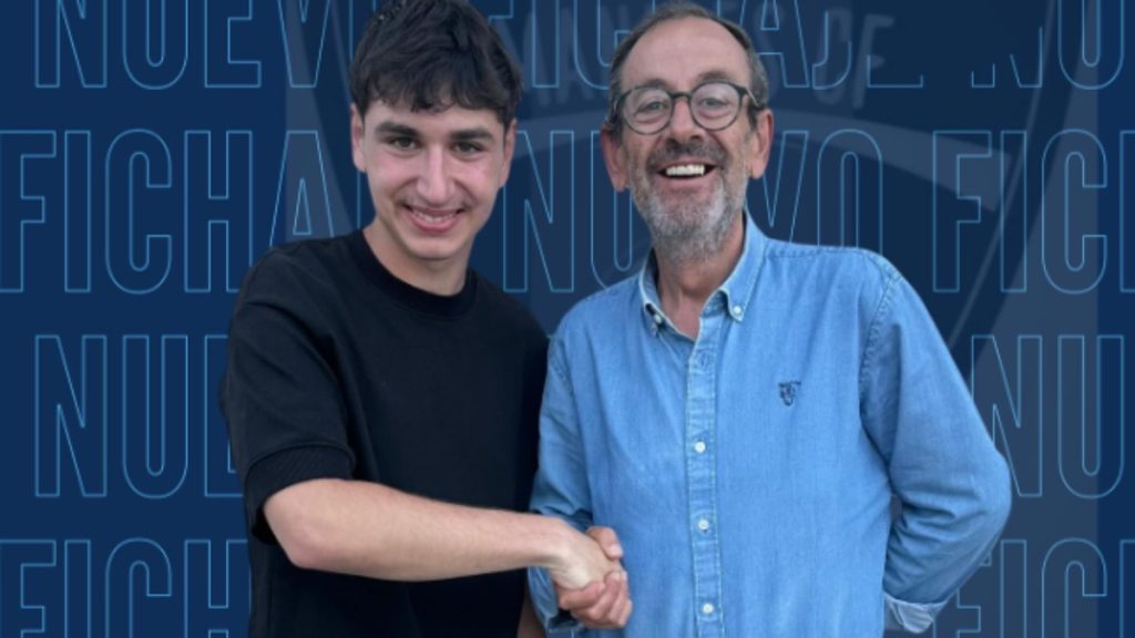 Javi Fuster, nuevo fichaje del Manises CF. Foto: Manises CF.