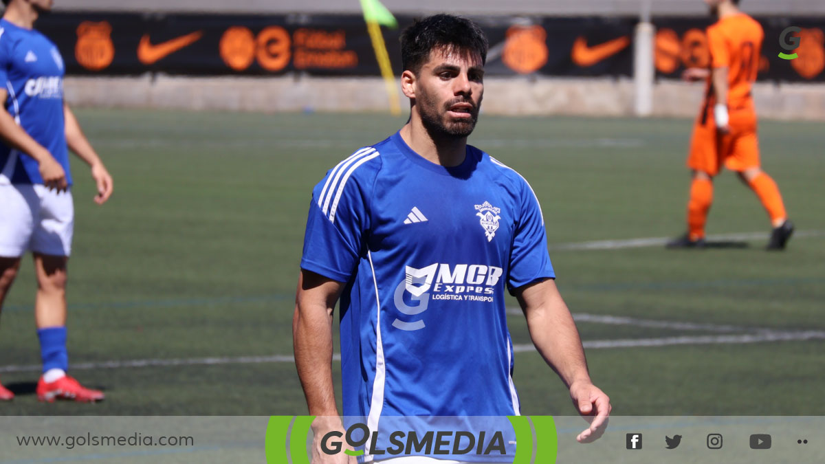 Lucas Emanuel, jugador del Paiporta CF.