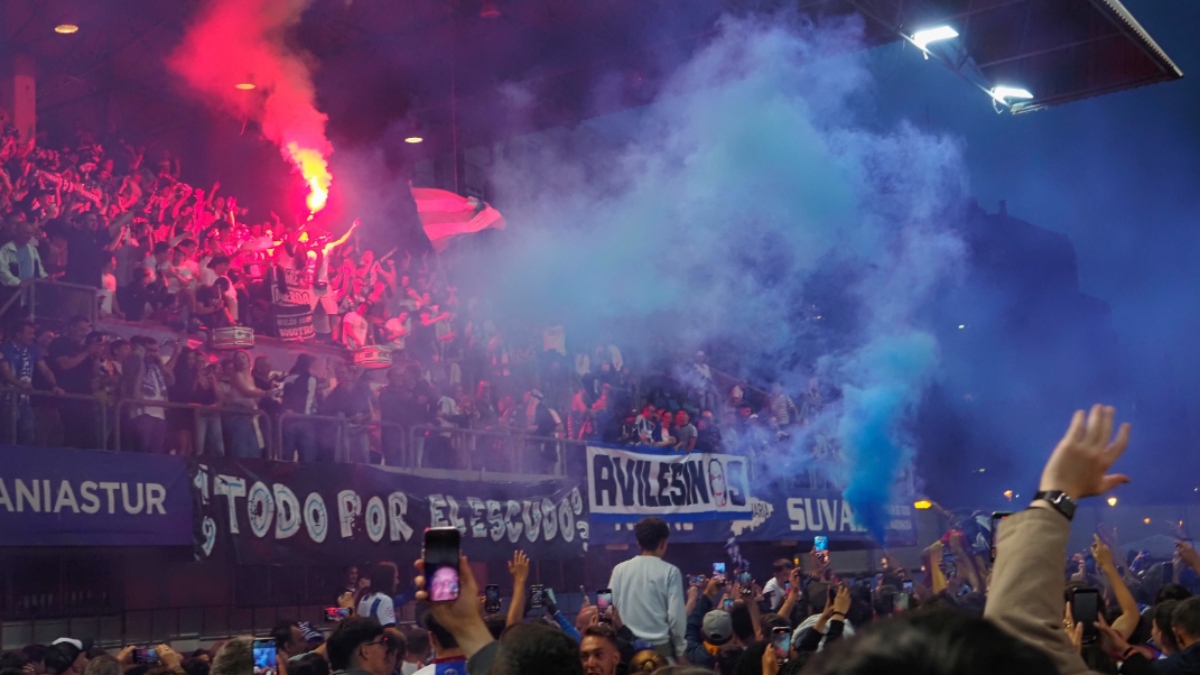 Celebración del ascenso. Foto: Real Ávilés Indusrtrial.