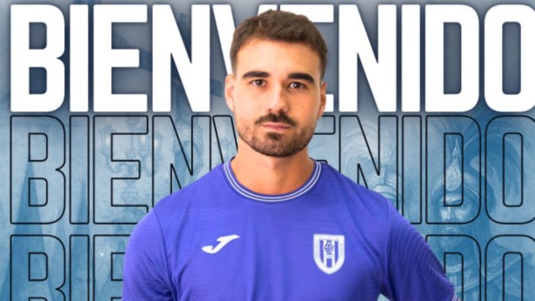 Edu Latorre es nuevo jugador del Crevillente Deportivo. Foto: Crevillente Deportivo.