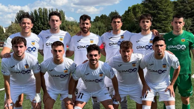Jugadores del Buñol antes del partido contra el Utiel